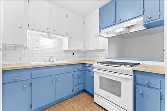 4909 Sycamore Terrace in Los Angeles, CA - Building Photo - Building Photo