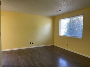 320 Ashland Ave in Medford, OR - Building Photo - Building Photo