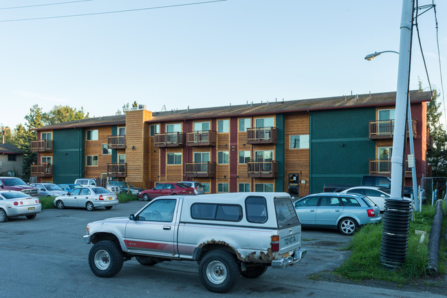 Cedarwood Apartments in Anchorage, AK - Building Photo - Building Photo