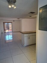 5525 W 26th Ct in Hialeah, FL - Building Photo