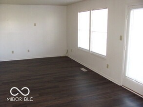 10604 Creekside Woods Dr in Indianapolis, IN - Building Photo - Building Photo