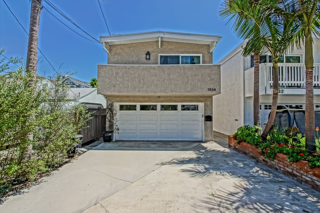 1534 Steinhart Ave in Redondo Beach, CA - Building Photo