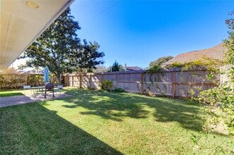 7027 Brockington Dr in Katy, TX - Foto de edificio - Building Photo