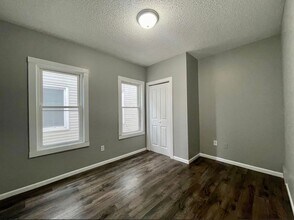 587 Charles Ave in St. Paul, MN - Building Photo - Building Photo