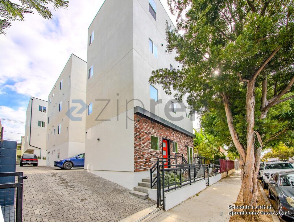 1216 1/2 Arapahoe St in Los Angeles, CA - Building Photo