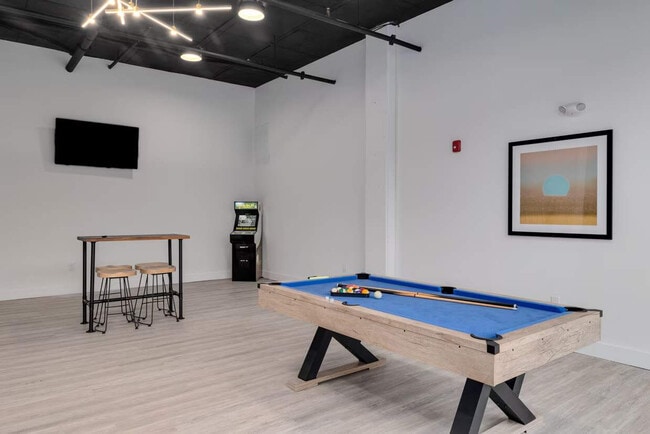 2400 E Huntingdon St