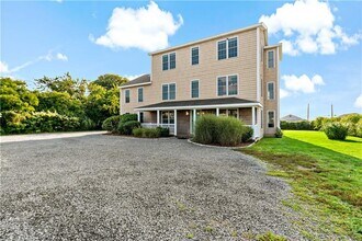 11 Defelice Rd in Narragansett, RI - Building Photo - Building Photo