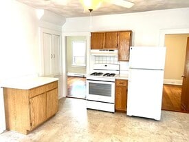 5 Adams St, Unit 1 in Salem, MA - Building Photo