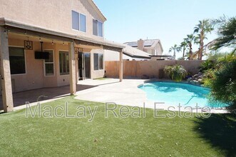 15410 S 17th Ln in Phoenix, AZ - Foto de edificio - Building Photo