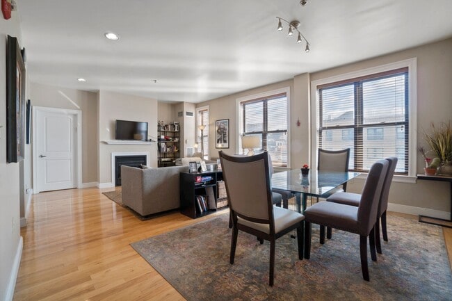 1723 Washington St in Boston, MA - Foto de edificio - Building Photo