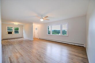 173 Kings Hwy in Warwick, NY - Building Photo - Building Photo