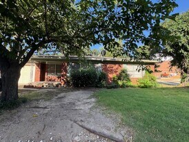 190 N St Felix St in Stephenville, TX - Building Photo