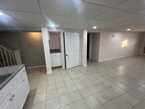 115 Fulton St, Unit Rear in Medford, MA - Building Photo - Building Photo