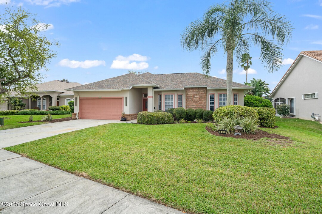530 Carmel Dr in Melbourne, FL - Building Photo