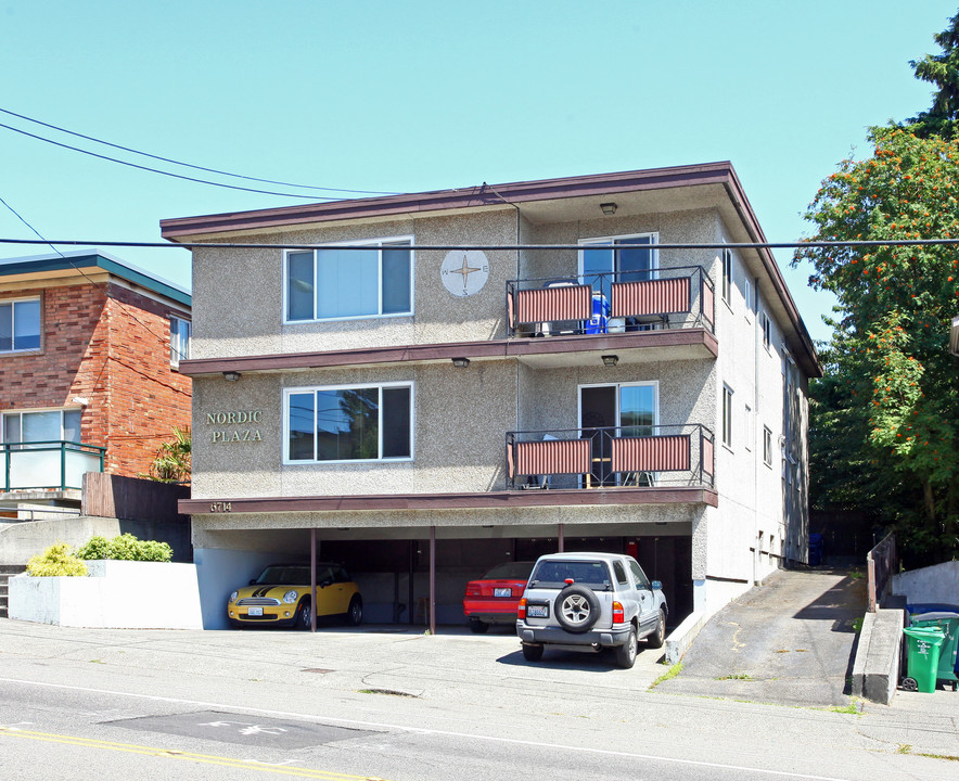 Nordic Plaza Apartments in Seattle, WA - Foto de edificio