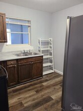 5549 Mayfair Dr in Pensacola, FL - Building Photo - Building Photo