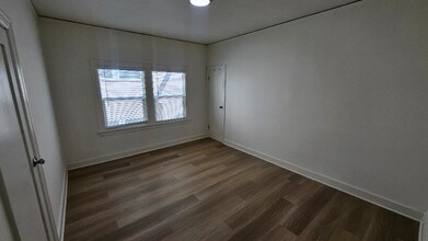 427-431 Normandie Ave in Los Angeles, CA - Building Photo - Building Photo