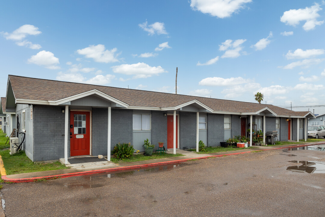 Bella Vista Apartments in Corpus Christi, TX - Building Photo