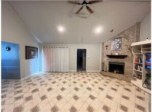 7203 Mission Ct Dr in Houston, TX - Building Photo - Building Photo