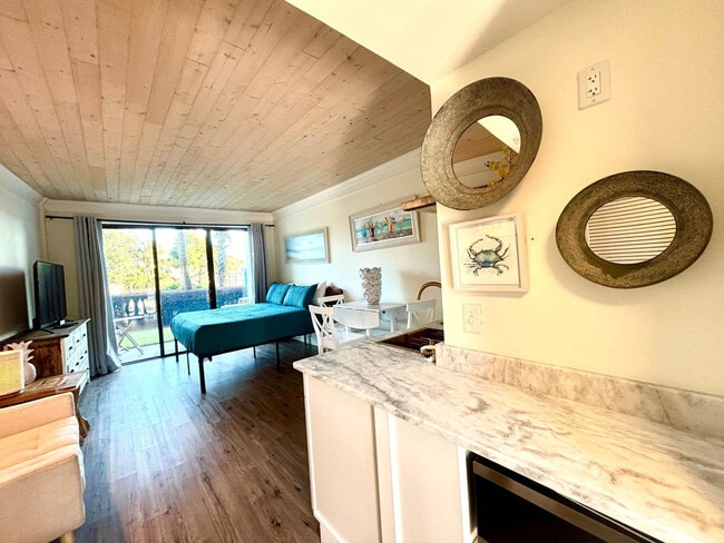 214 Miracle Strip Pkwy SW