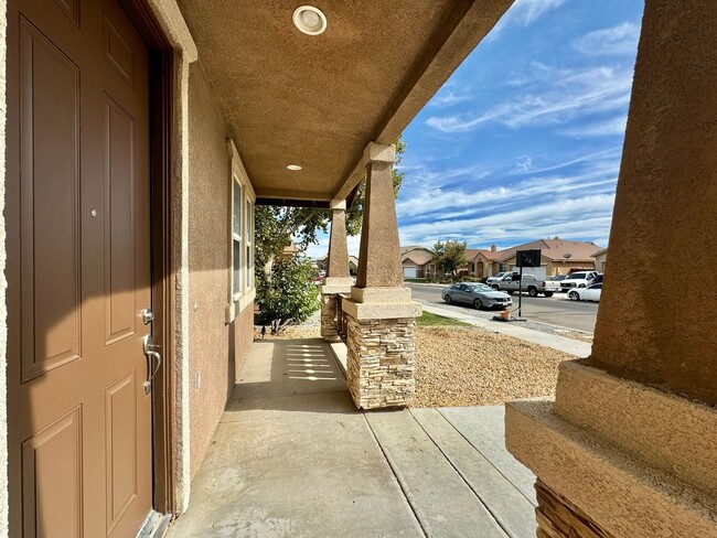 13232 Newport St in Hesperia, CA - Building Photo - Building Photo