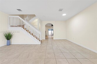 3268 W 92nd Pl in Hialeah, FL - Building Photo - Building Photo