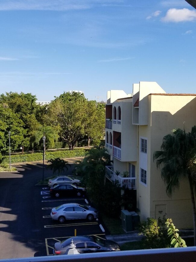 7820 Camino Real, Unit J-315