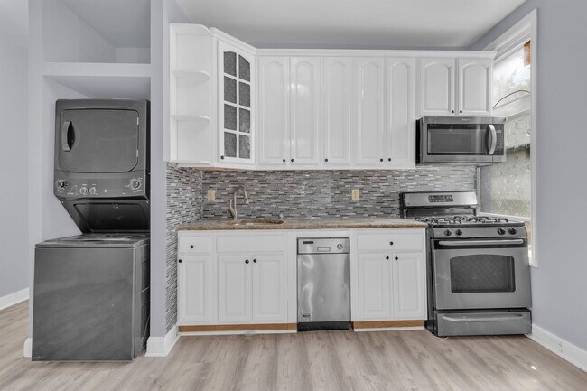 149 Bowers St in Jersey City, NJ - Building Photo - Building Photo