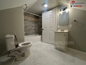 223 W Keefe Ave in Milwaukee, WI - Building Photo - Building Photo