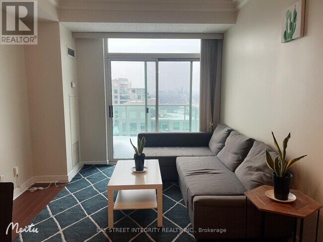 16 Harrison Garden Blvd in Toronto, ON - Building Photo - Building Photo