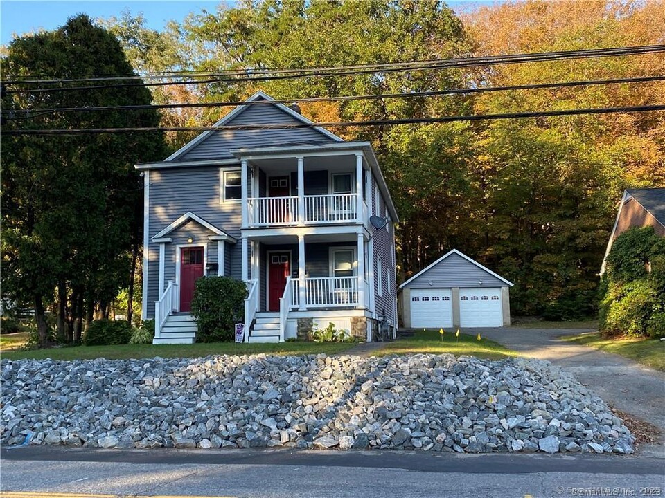 952 Migeon Ave in Torrington, CT - Building Photo