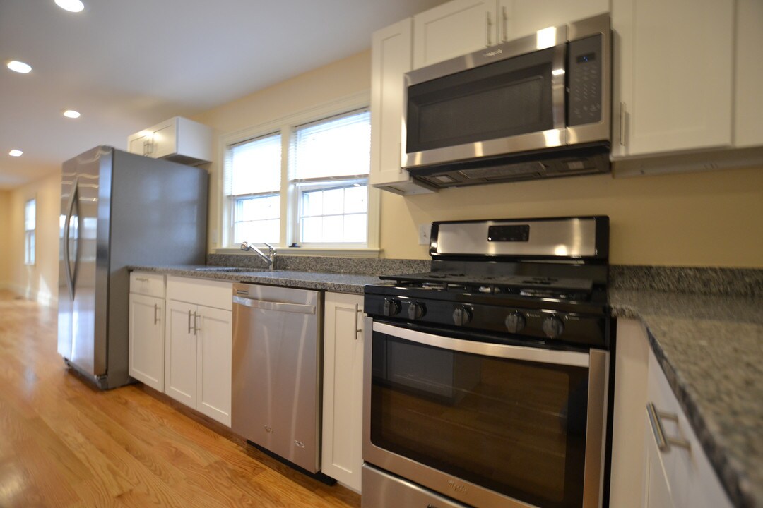 1 Griggs Pl, Unit 2 in Boston, MA - Foto de edificio
