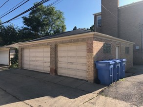 7506 N Oakley Ave in Chicago, IL - Building Photo - Building Photo