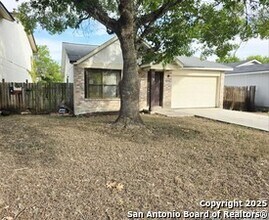8338 Longhorn Ridge Dr in Converse, TX - Building Photo - Building Photo