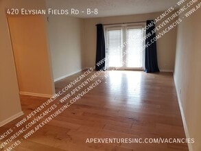 420 Elysian Fields Rd in Nashville, TN - Foto de edificio - Building Photo