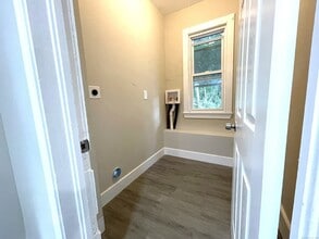 541 Church St, Unit 1 in New Britain, CT - Building Photo - Building Photo
