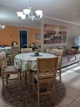 2624 Woodgate Ln, Unit Pinewood Village in Sarasota, FL - Building Photo - Building Photo