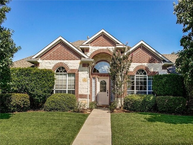 property at 4835 Stetson Dr N
