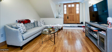 16A S Russell St, Unit A in Boston, MA - Foto de edificio - Building Photo