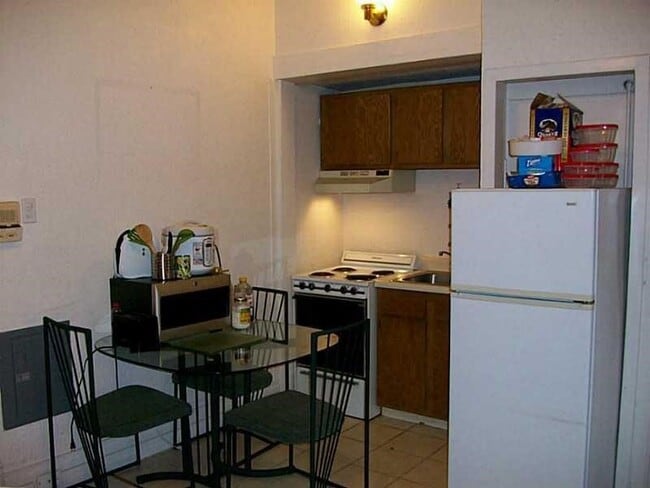 708 S Negley Ave, Unit 4 in Pittsburgh, PA - Foto de edificio - Building Photo