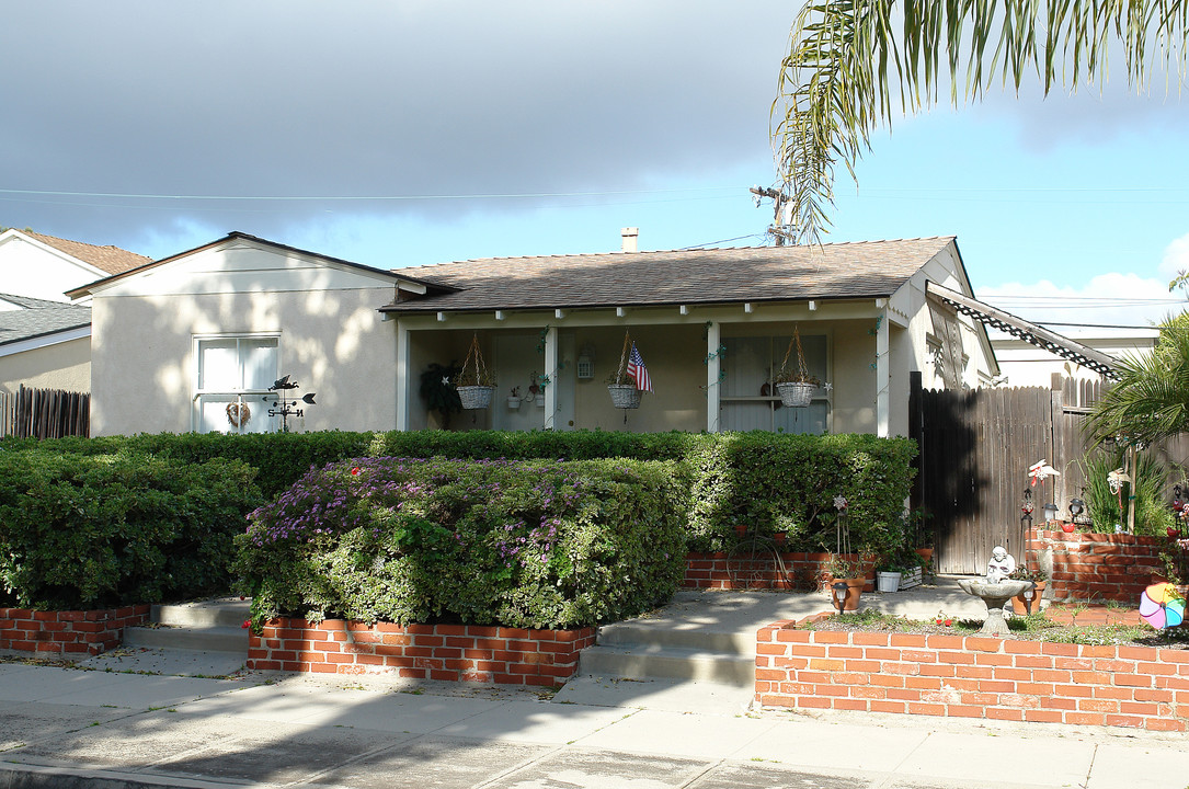 315 Jasmine Ave in Corona Del Mar, CA - Building Photo