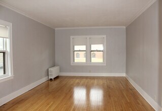 1696 1/2 W Grand Ave in St. Paul, MN - Building Photo - Building Photo