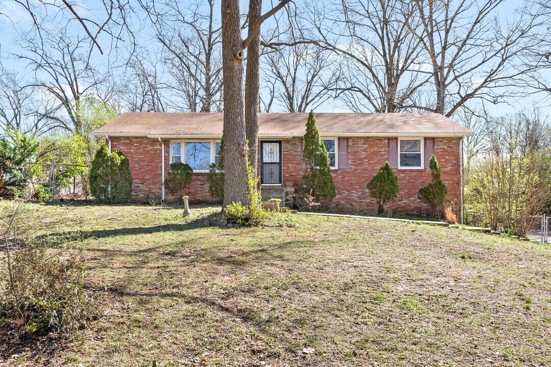 26 Binks Dr in Clarksville, TN - Building Photo
