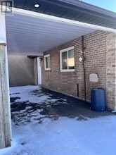 850 Sanok Dr in Pickering, ON - Building Photo - Building Photo