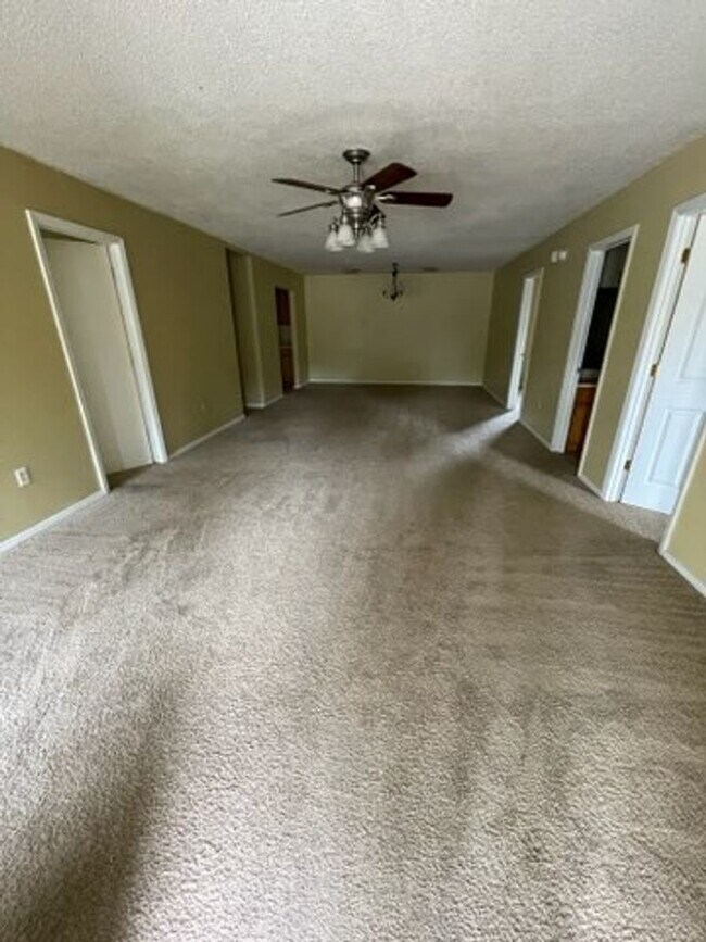 52 Shaw Rd in Hinesville, GA - Building Photo - Building Photo