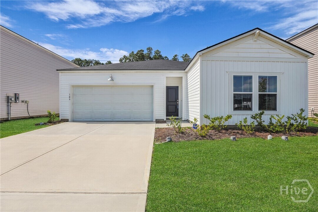 106 Geranium Wy in Bloomingdale, GA - Building Photo
