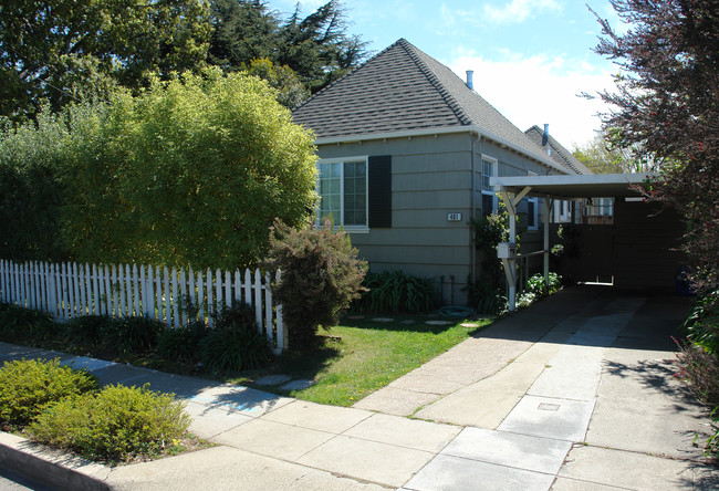 401 Rollins in Burlingame, CA - Foto de edificio - Building Photo