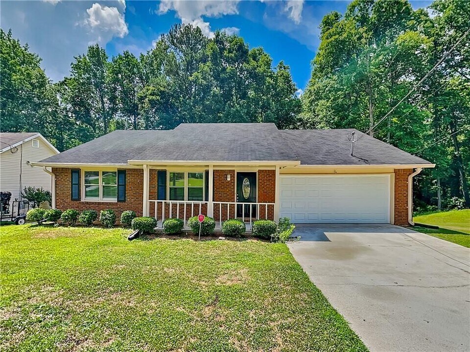 1464 Cherry Hill Rd SW in Conyers, GA - Building Photo