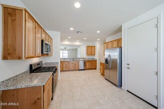 7162 W Hedge Hog Pl in Peoria, AZ - Building Photo - Building Photo