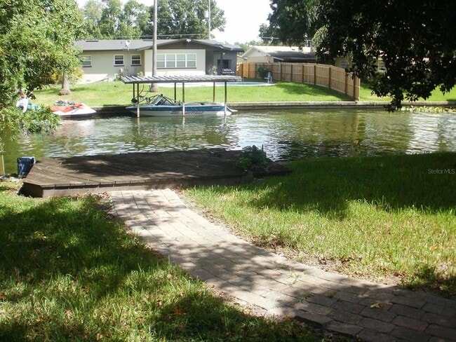 property at 2809 Gulfstream Rd